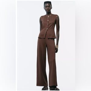 Zara 
1) TWILL BUTTON VEST TOP
SI BROWN

1) TWILL WIDE LEG PANTS